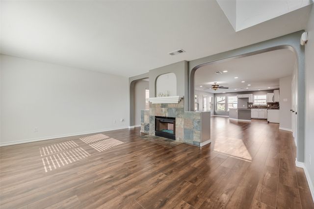 905 Elizabeth Drive, Lewisville, TX 75067