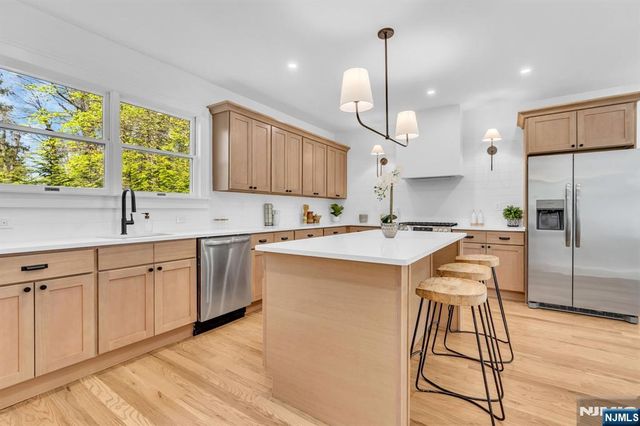 69 Broadway, Park Ridge, NJ 07656