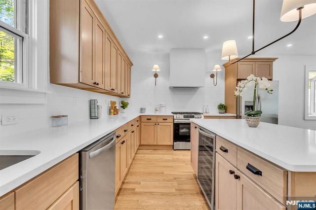 69 Broadway, Park Ridge, NJ 07656