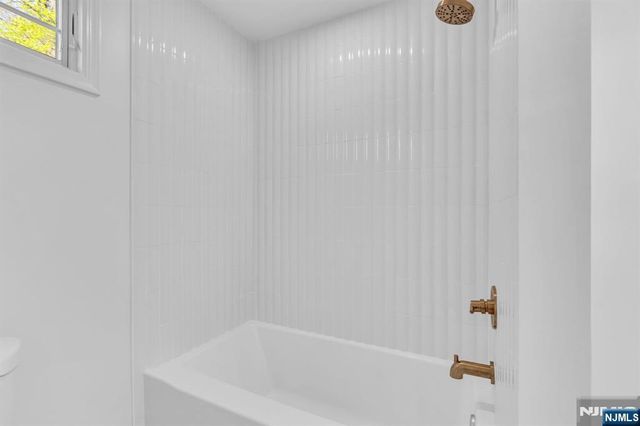 69 Broadway, Park Ridge, NJ 07656