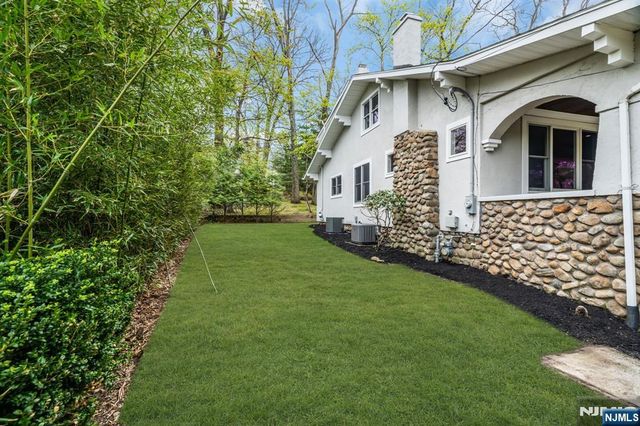 69 Broadway, Park Ridge, NJ 07656