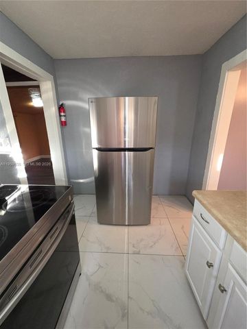 2401 NW 56th St, Miami, FL 33142