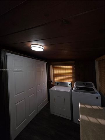 2401 NW 56th St, Miami, FL 33142