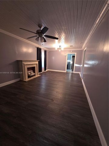 2401 NW 56th St, Miami, FL 33142