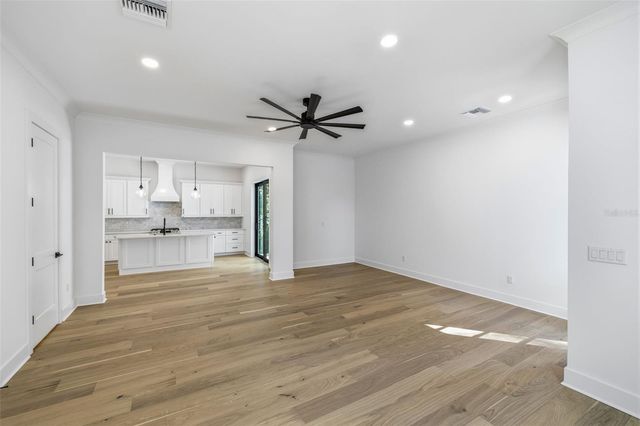 3012 S ESPERANZA AVENUE, Tampa, FL 33629
