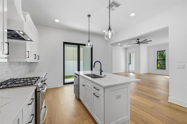 3012 S ESPERANZA AVENUE, Tampa, FL 33629