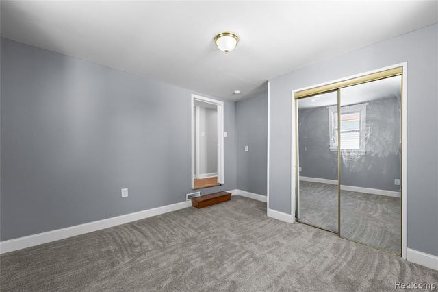 8280 Pine Street, Taylor, MI 48180