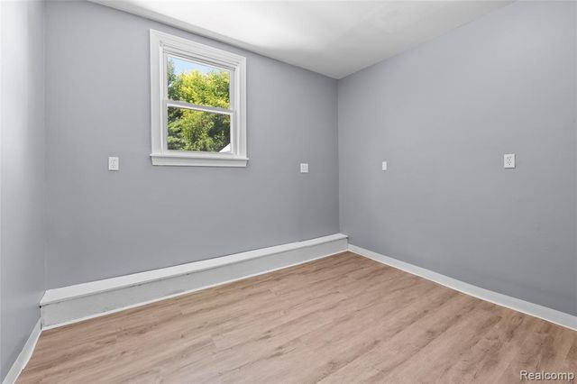 8280 Pine Street, Taylor, MI 48180