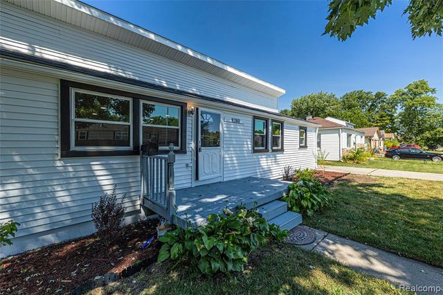 8280 Pine Street, Taylor, MI 48180
