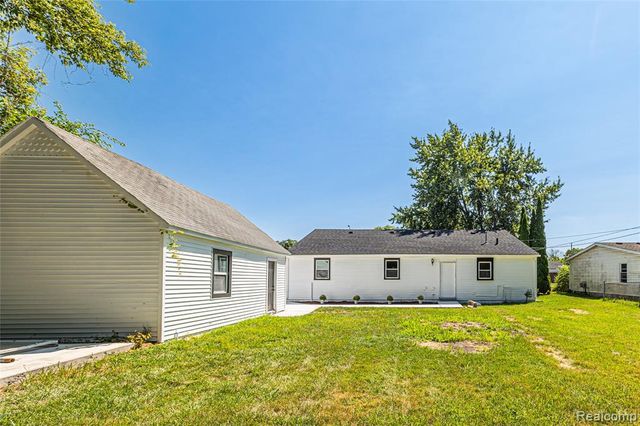 8280 Pine Street, Taylor, MI 48180