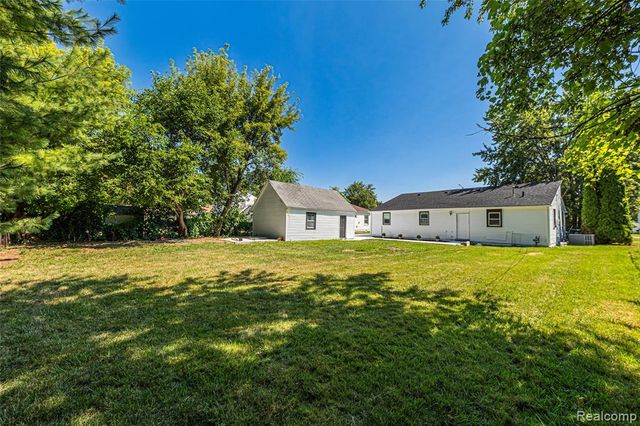 8280 Pine Street, Taylor, MI 48180