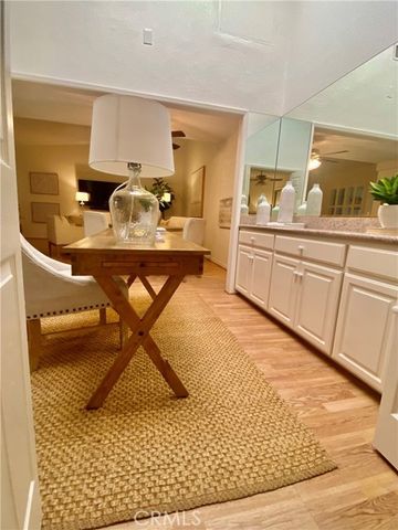 1880 McKinney Way, M15-20B, Seal Beach, CA 90740