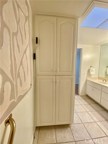 1880 McKinney Way, M15-20B, Seal Beach, CA 90740