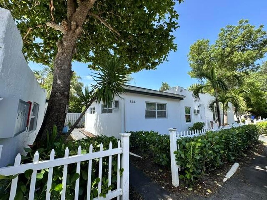 844 NE 17th Way Apt 2, Fort Lauderdale, FL 33304