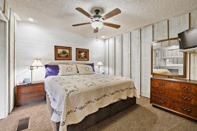 275 Lakecrest Drive, Pottsboro, TX 75076