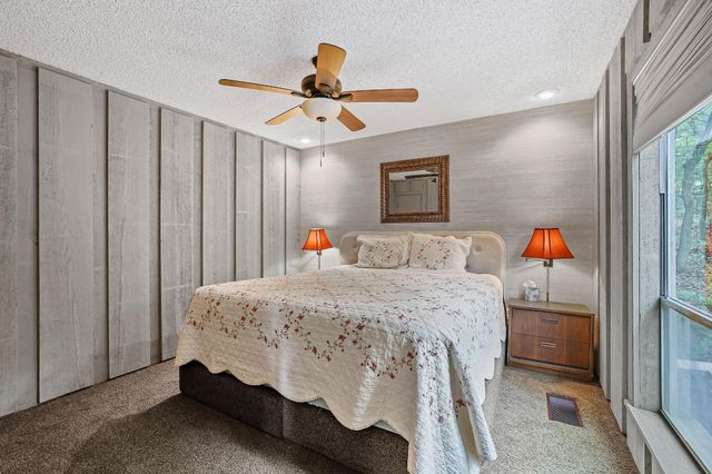 275 Lakecrest Drive, Pottsboro, TX 75076