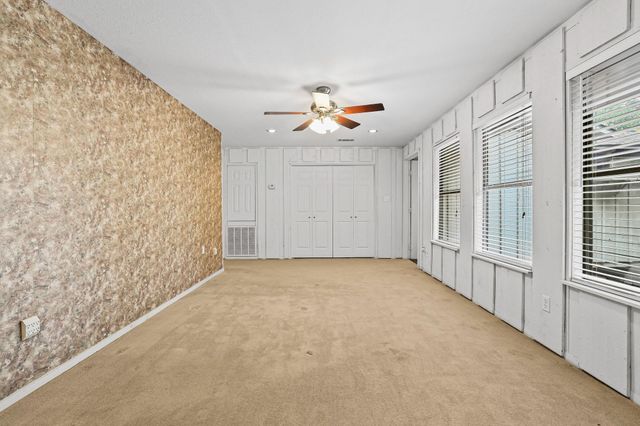 275 Lakecrest Drive, Pottsboro, TX 75076