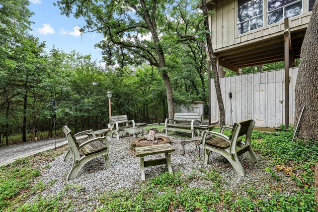 275 Lakecrest Drive, Pottsboro, TX 75076