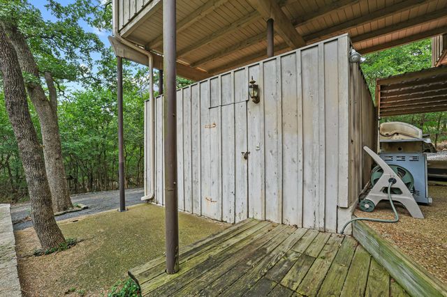 275 Lakecrest Drive, Pottsboro, TX 75076