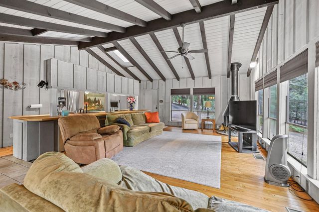 275 Lakecrest Drive, Pottsboro, TX 75076