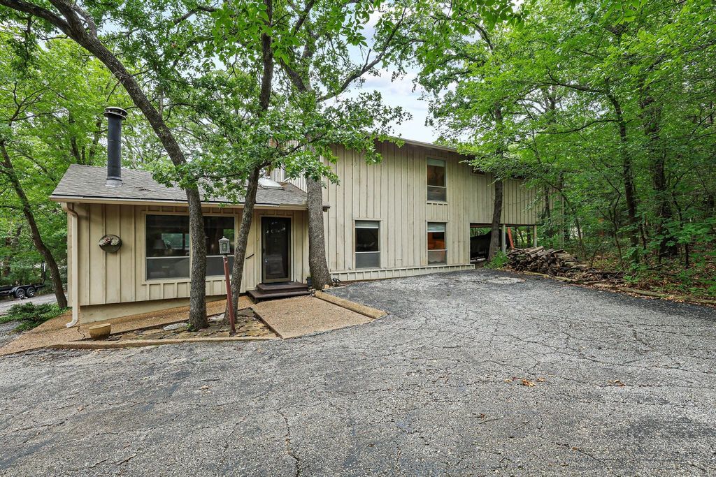 275 Lakecrest Drive, Pottsboro, TX 75076