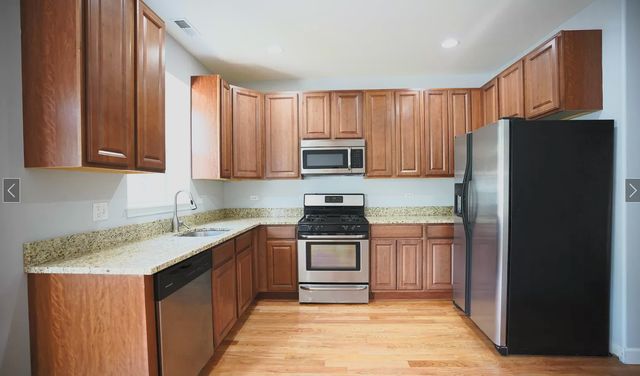 3051 W FULLERTON Avenue 1, Chicago, IL 60647