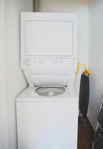 3051 W FULLERTON Avenue 1, Chicago, IL 60647