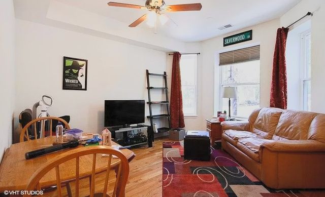 3051 W FULLERTON Avenue 1, Chicago, IL 60647