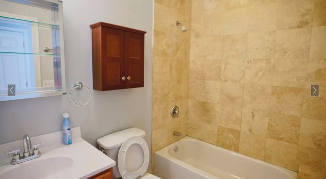 3051 W FULLERTON Avenue 1, Chicago, IL 60647