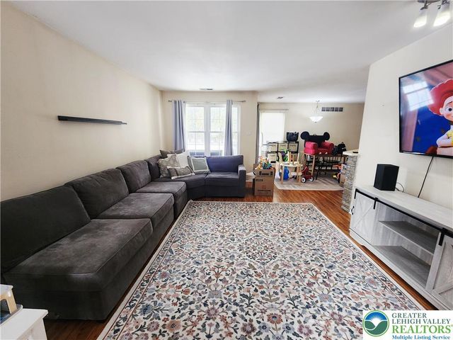 7356 Sauerkraut Lane A, Lower Macungie Twp, PA 18062