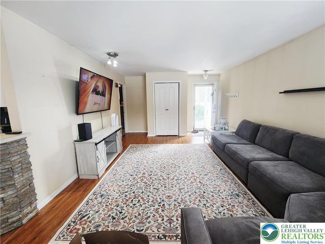 7356 Sauerkraut Lane A, Lower Macungie Twp, PA 18062