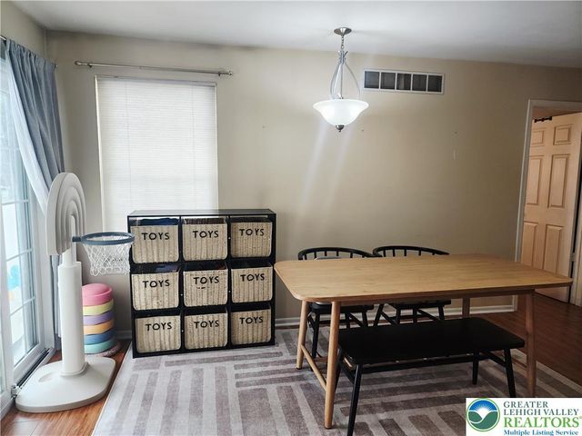 7356 Sauerkraut Lane A, Lower Macungie Twp, PA 18062