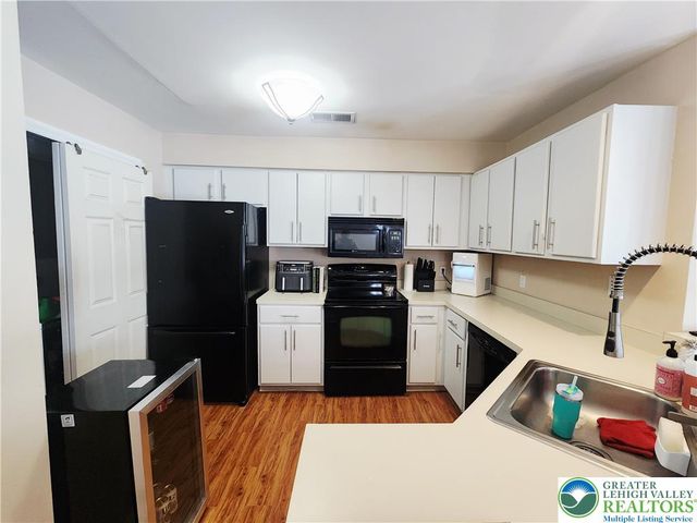 7356 Sauerkraut Lane A, Lower Macungie Twp, PA 18062