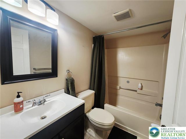 7356 Sauerkraut Lane A, Lower Macungie Twp, PA 18062