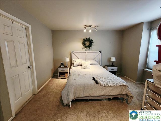 7356 Sauerkraut Lane A, Lower Macungie Twp, PA 18062