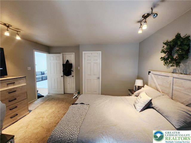 7356 Sauerkraut Lane A, Lower Macungie Twp, PA 18062