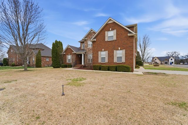 2733 Presley Dr, Murfreesboro, TN 37128