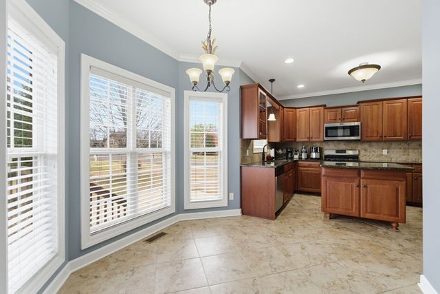 2733 Presley Dr, Murfreesboro, TN 37128