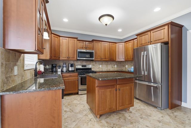 2733 Presley Dr, Murfreesboro, TN 37128