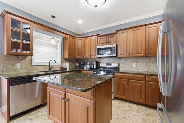 2733 Presley Dr, Murfreesboro, TN 37128