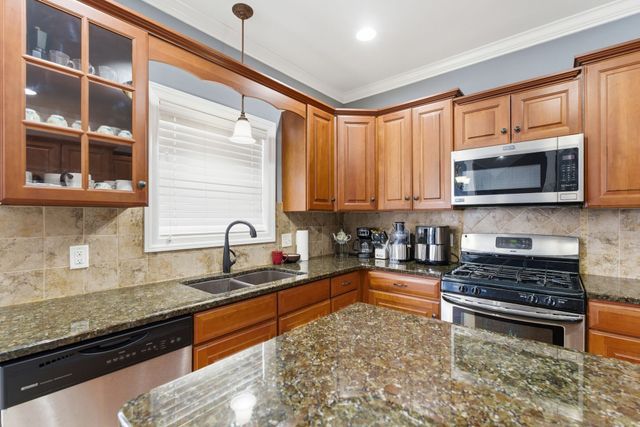 2733 Presley Dr, Murfreesboro, TN 37128