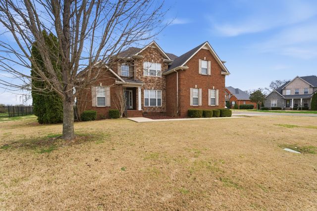 2733 Presley Dr, Murfreesboro, TN 37128