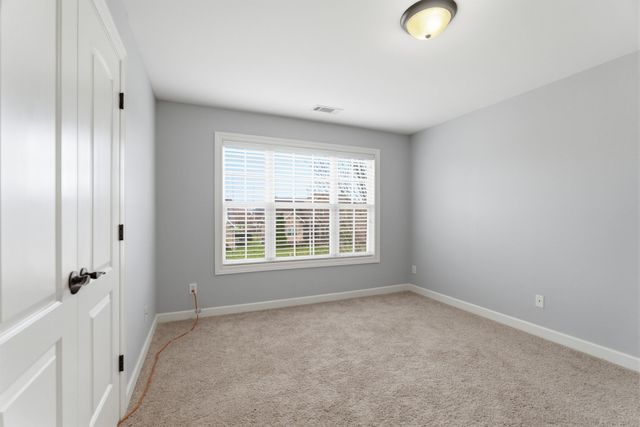 2733 Presley Dr, Murfreesboro, TN 37128