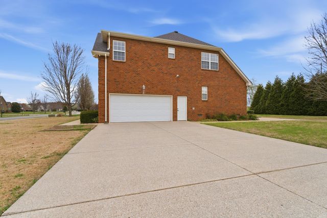 2733 Presley Dr, Murfreesboro, TN 37128