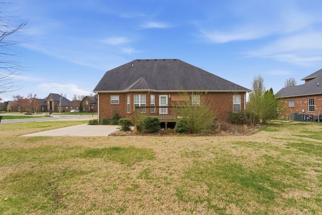 2733 Presley Dr, Murfreesboro, TN 37128