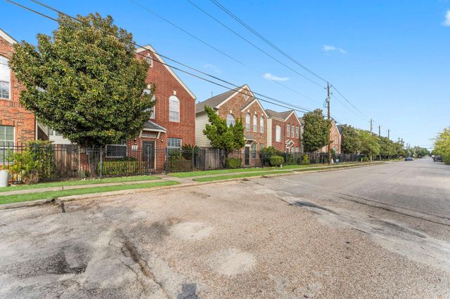 1755 Aden Drive, Houston, TX 77003