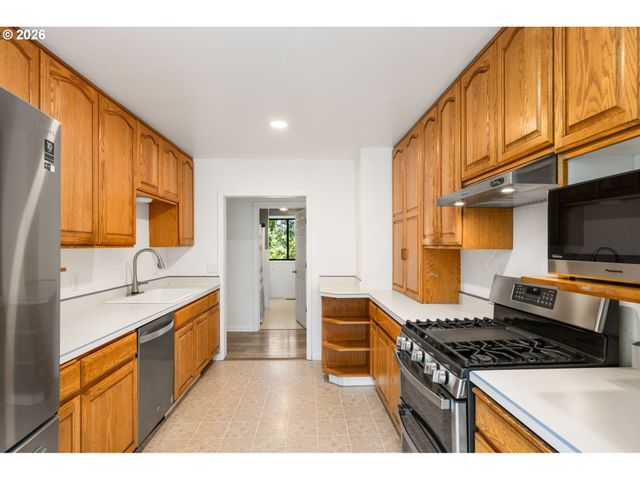 13020 Nw GERMANTOWN Rd, Portland, OR 97035
