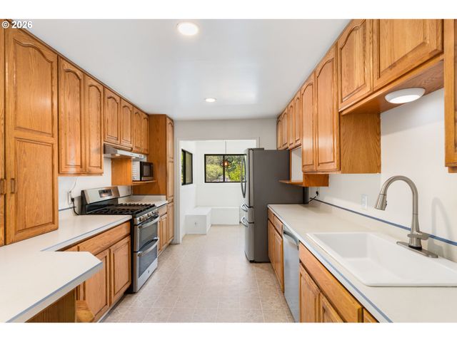 13020 Nw GERMANTOWN Rd, Portland, OR 97035