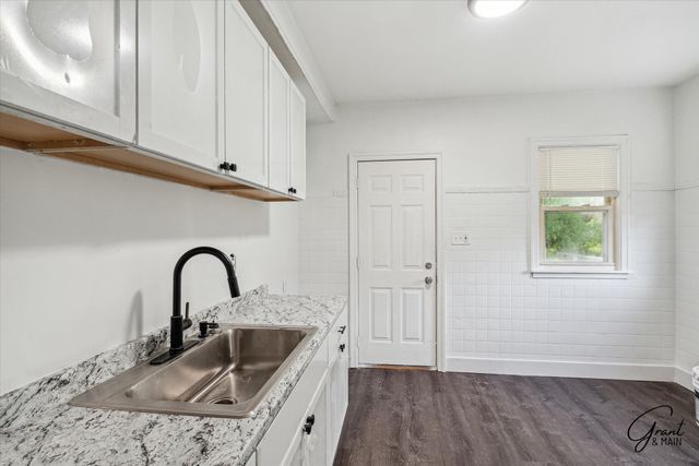 12328 Longview Street, Detroit, MI 48213