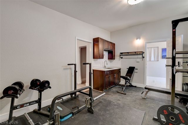 1077 Westminster Avenue, Las Vegas, NV 89119